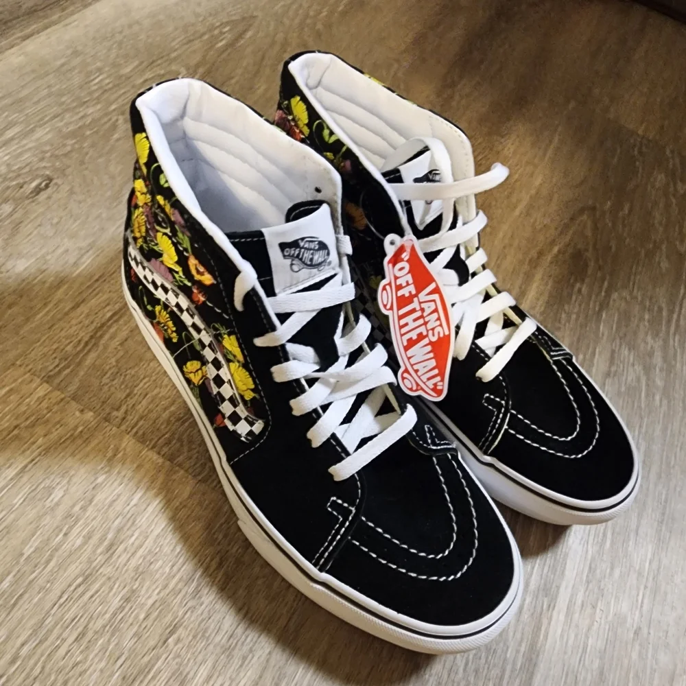NWT Vans Black High-Tops with Floral and Checkered Design - Picture 3 of 8